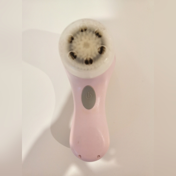 Clarisonic Mia Facial Skin Cleansing Brush Device (Pink) - Picture 2 of 3